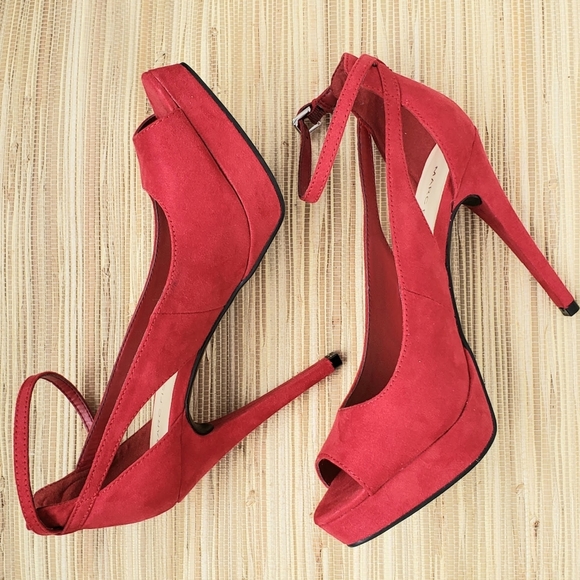 Red Marc Fisher High Platform Heel NEW - Picture 3 of 4
